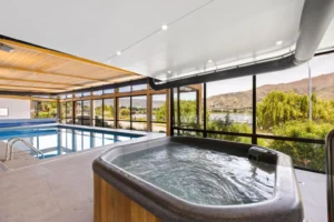 pool and tub